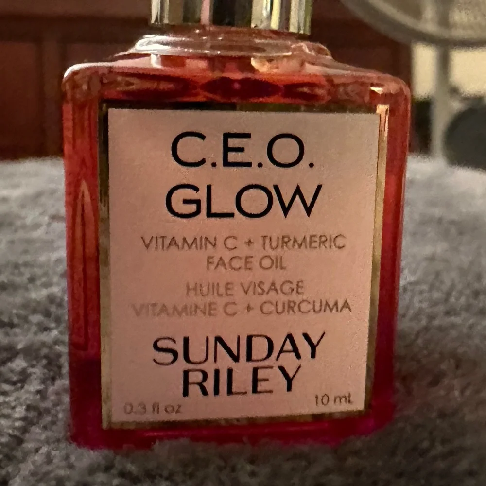 Sunday Riley C.E.O. Glow - Picture 1 of 3